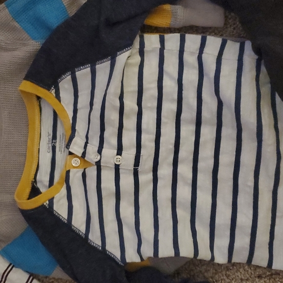 15 toddler 2t boys long sleeve shirts - Picture 16 of 16